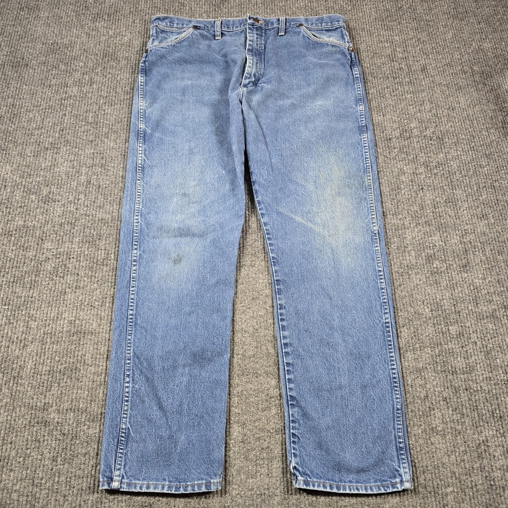 Wrangler Jeans Men 42x32 Blue Classic Straight Western Cowboy USA Made 38x30 - Picture 1 of 16